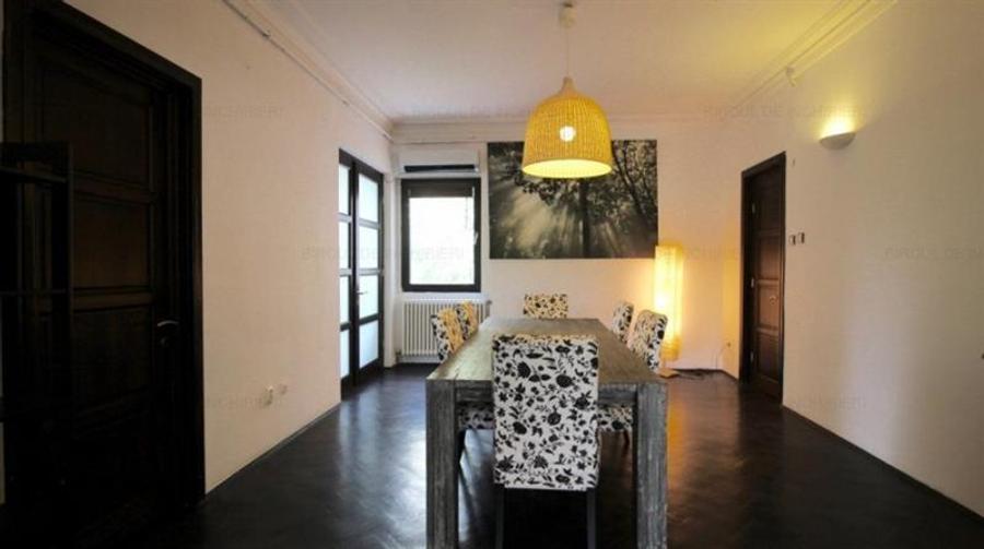 Apartament cu 3 camere decomandat în Cișmigiu