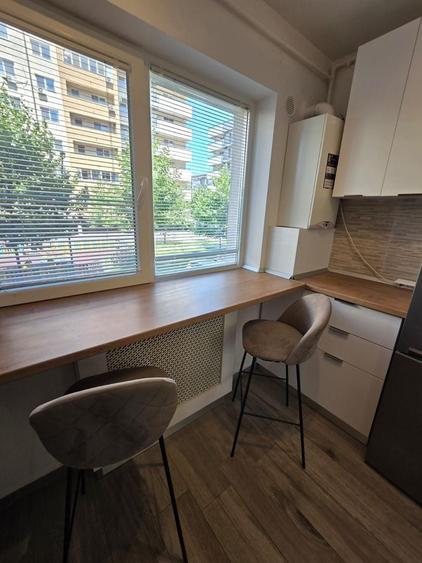 Apartament cu 2 camere decomandat, mobilat în Berceni