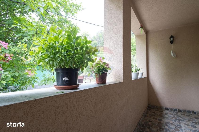 Casă cu 4 camere cu Teren 500 Mp în Muncelu