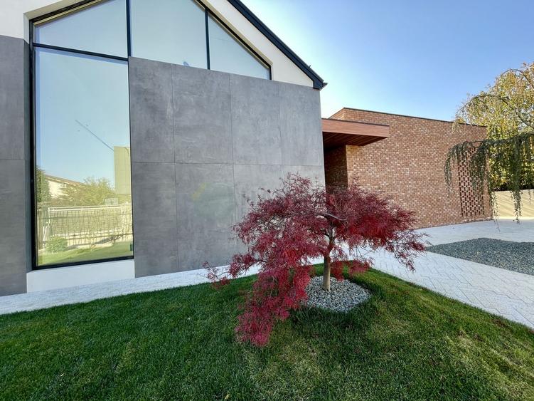 Casă individuală cu 4 camere cu Piscina în Central