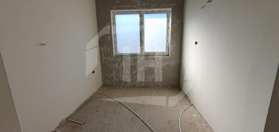 Duplex cu 5 camere cu Canalizare în Dâmbul Rotund