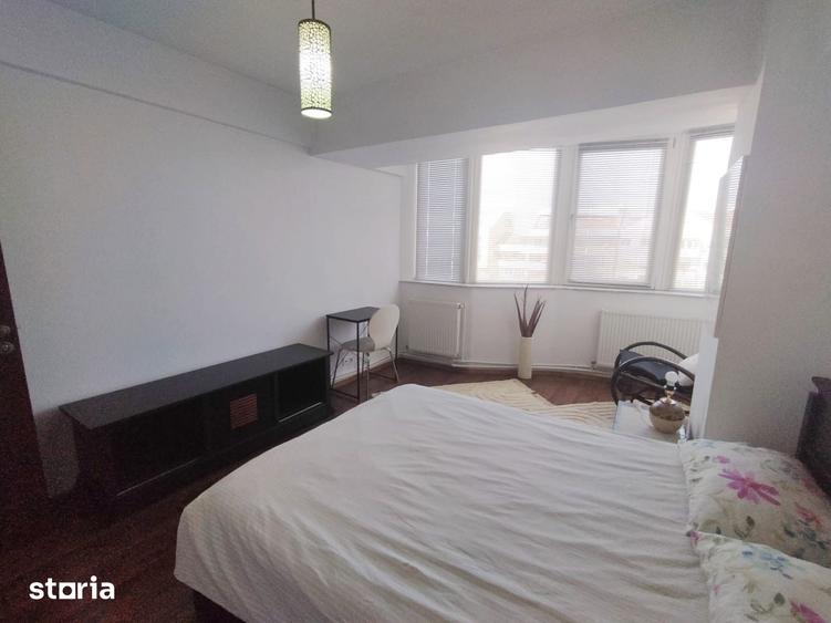 Apartament cu 3 camere în Calea București