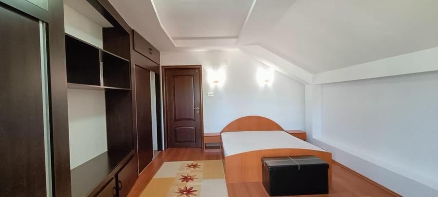 Casă individuală cu 4 camere cu Canalizare în Hărman