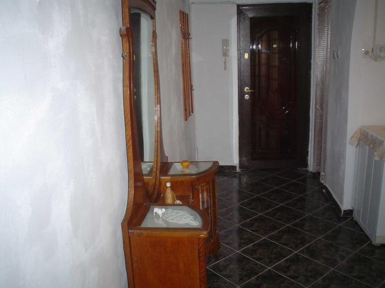 Apartament cu 2 camere decomandat în Cetății