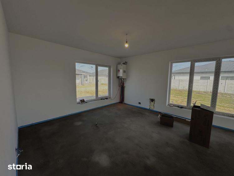 Casă cu 4 camere cu Teren 500 Mp în Sântandrei
