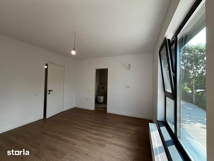 Casă cu 5 camere cu Teren 242 Mp în Mogoșoaia