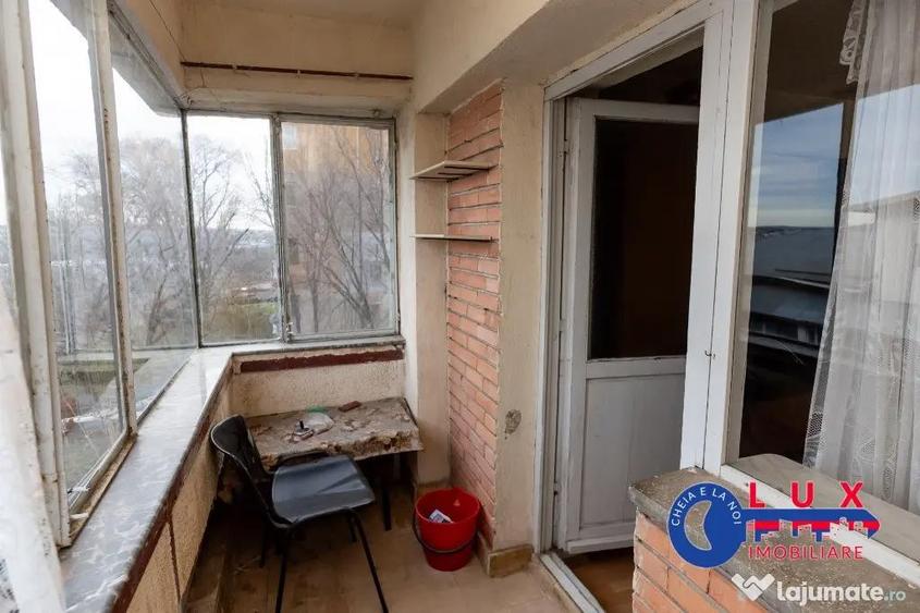 Apartament cu 2 camere decomandat în Dallas