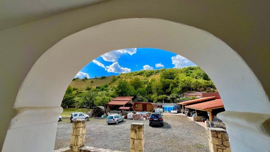 Casă individuală cu 5 camere cu Canalizare în Țelna