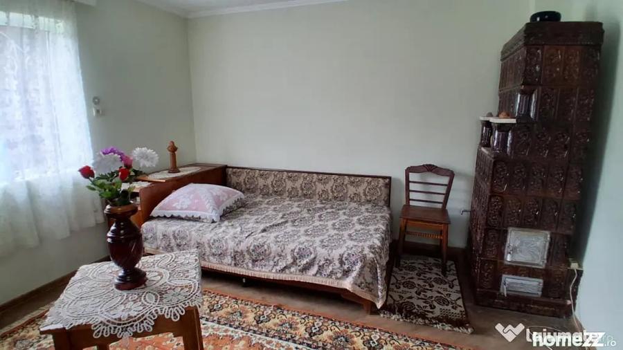 Casă cu 4 camere cu Teren 1600 Mp în Central