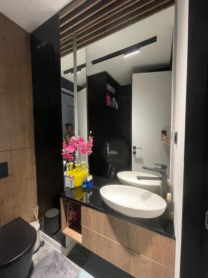 Apartament cu 3 camere decomandat în Sud