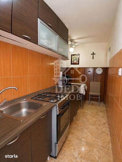 Apartament cu 3 camere semidecomandat în Nufărul
