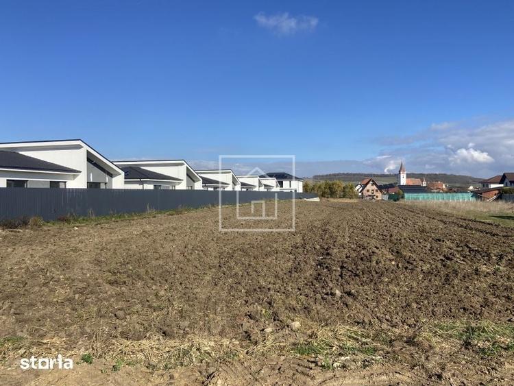 Teren de 557 mp, în Cristian