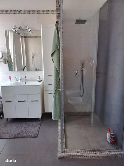 Casă cu 4 camere cu Teren 487 Mp în Vladimirescu