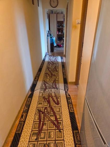 Apartament cu 3 camere nedecomandat în Dacia