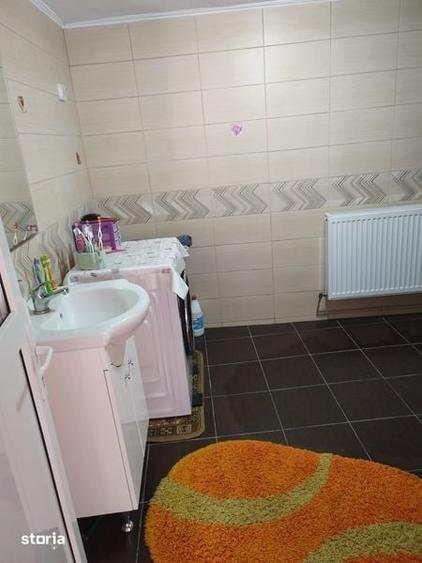 Casă cu 4 camere cu Teren 220 Mp în Central