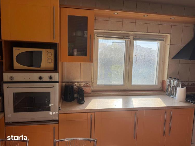 Apartament cu 3 camere decomandat, mobilat în Nerva Traian