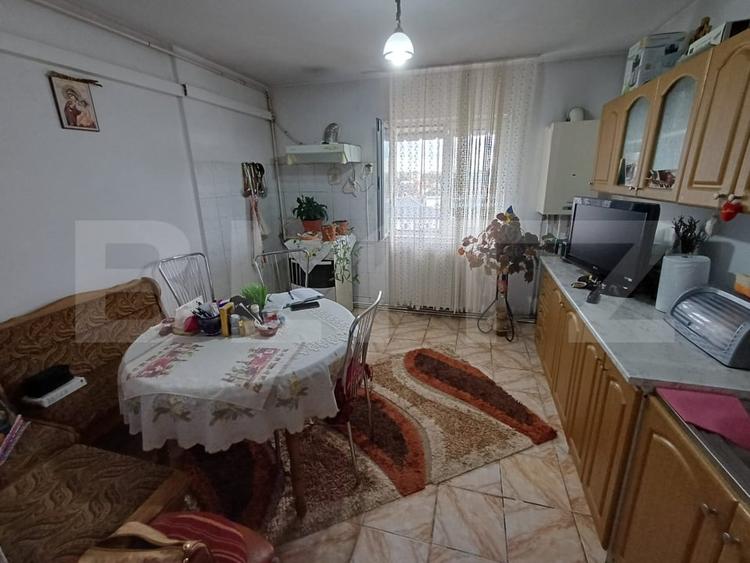 Apartament cu 2 camere decomandat, mobilat în Debarcader