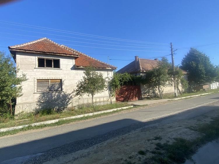 Casă cu 4 camere în Mizieș
