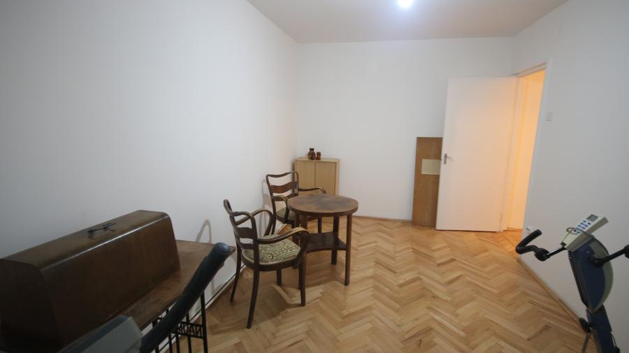 Apartament cu 4 camere decomandat în Șagului