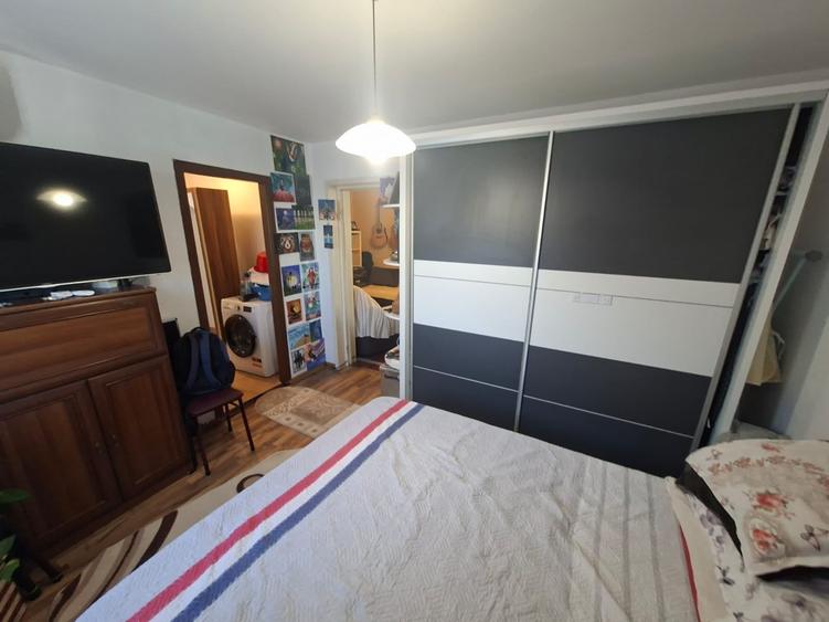Apartament cu 2 camere decomandat în Baza 3