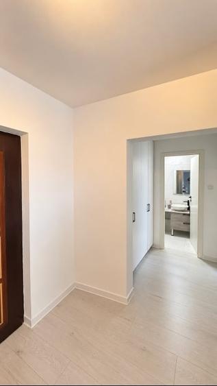Apartament cu 3 camere semidecomandat, mobilat în Pantelimon