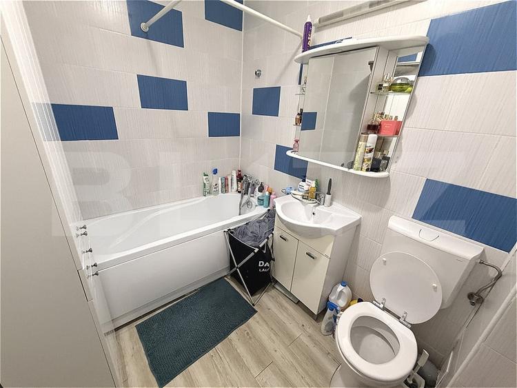 Apartament cu 2 camere semidecomandat, mobilat în Florești
