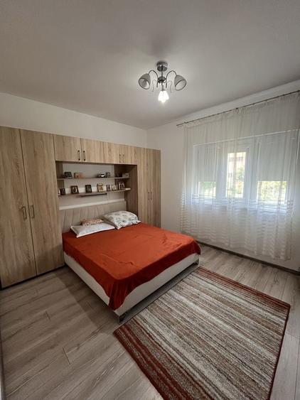 De vanzare apartament cu 2 camere, cartier 1 Mai - 5