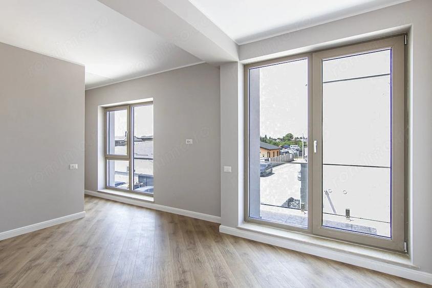 Casă cu 7 camere cu Teren 369 Mp în Ferme