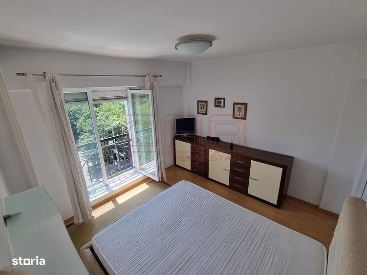 Apartament cu 3 camere decomandat, mobilat în Tei