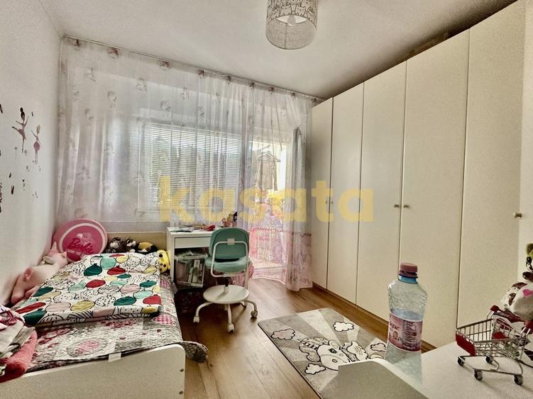 Apartament cu 4 camere decomandat în Aviației
