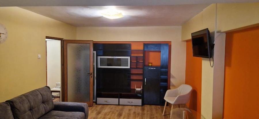 Apartament cu 2 camere decomandat, mobilat în Podul de Fier