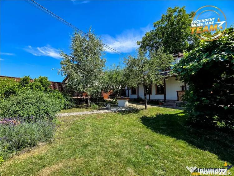 Casă cu 7 camere cu Teren 418 Mp în Central