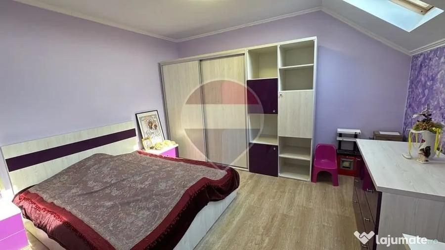 Casă cu 5 camere cu Teren 535 Mp în Sântandrei