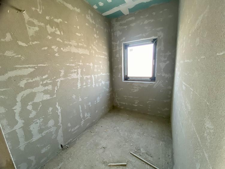 Duplex cu 4 camere cu Canalizare în Dezmir
