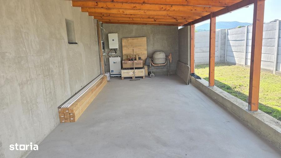 Casă cu 4 camere cu Teren 501 Mp în Zăvoi