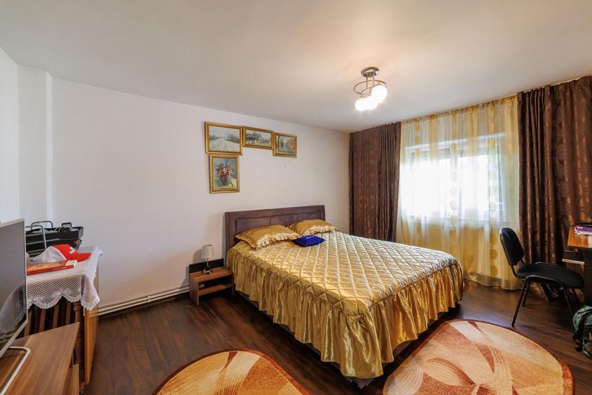Casă cu 3 camere cu Canalizare în Câmpului