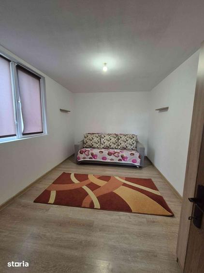 Casă cu 4 camere cu Teren 1200 Mp în Peciu Nou