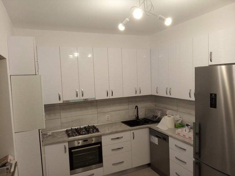 Duplex cu 5 camere cu Canalizare în Prelungirea Ghencea
