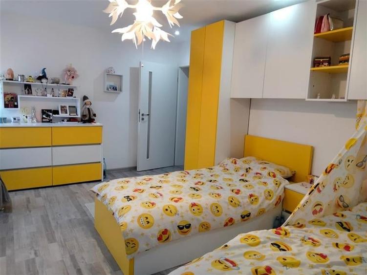 Casă individuală cu 5 camere cu Canalizare în Rulmentul