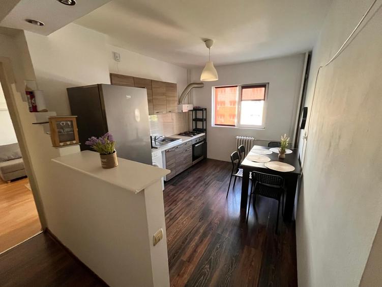 Apartament cu 3 camere decomandat în Dristor