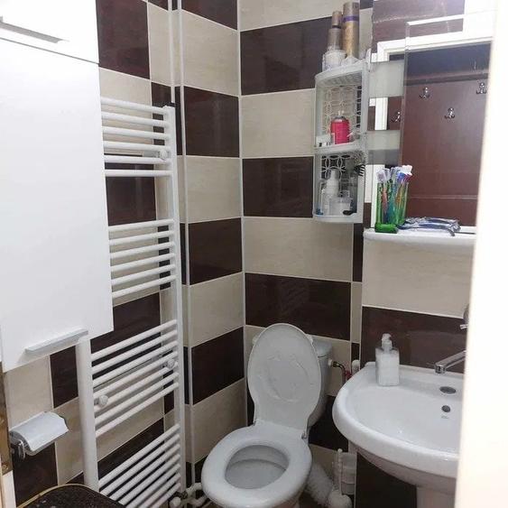 Apartament cu 3 camere semidecomandat, mobilat în Tătărași