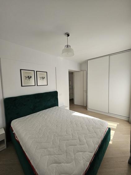 Apartament cu 3 camere în Mihai Bravu