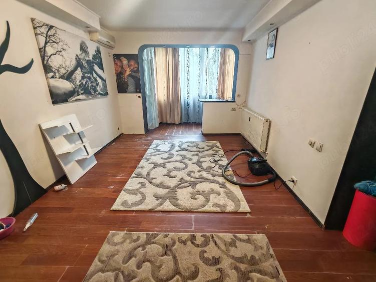 Apartament cu 3 camere semidecomandat în Liviu Rebreanu
