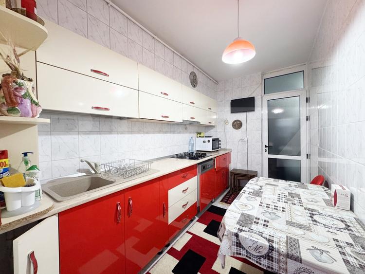 Penthouse cu 4 camere decomandat, mobilat în Cug