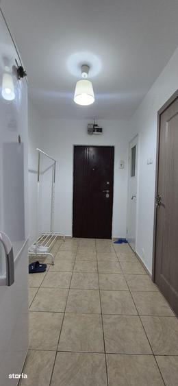 Apartament cu 3 camere decomandat în Berceni