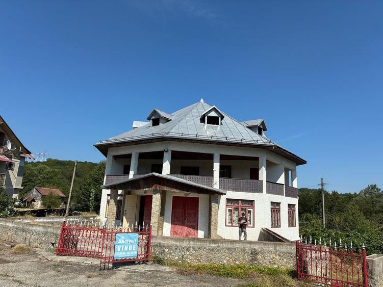 Spațiu comercial, de 321 mp, în Alimpești