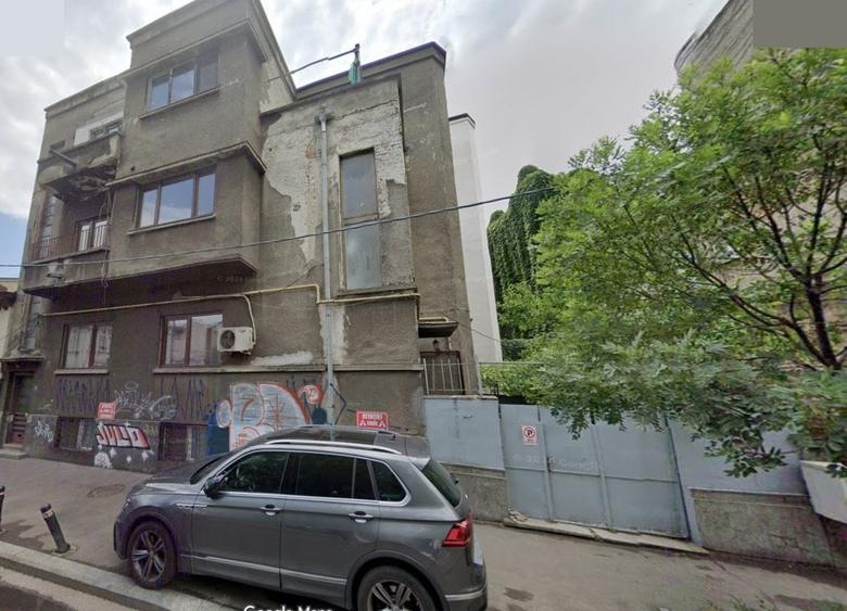 Casă individuală cu 15 camere cu Canalizare în Dacia