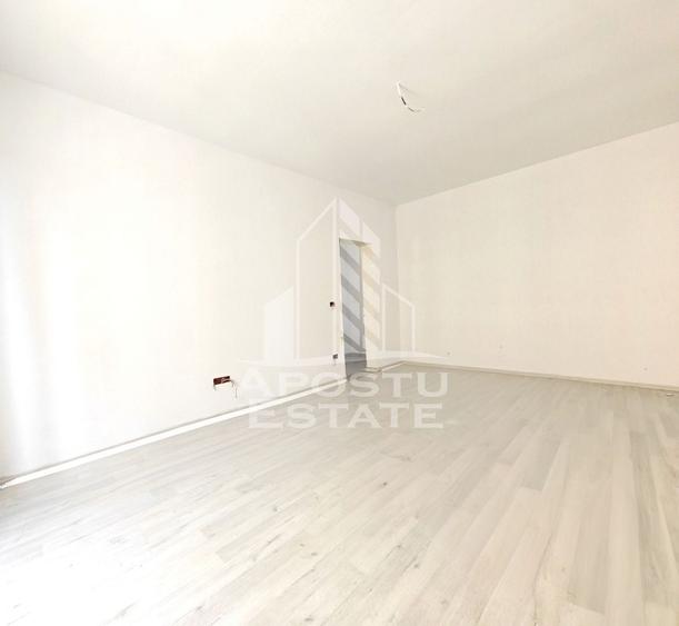 Apartament cu 3 camere decomandat în Giroc