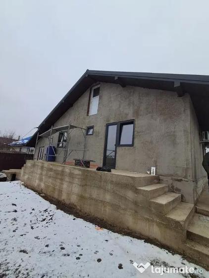 Casă cu 3 camere cu Teren 450 Mp în Horlești