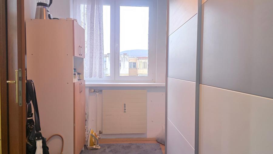 Apartament cu 3 camere semidecomandat în Dacia
